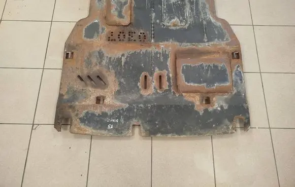 Volkswagen Transporter - Caravelle T5 Engine splash shield/under tray