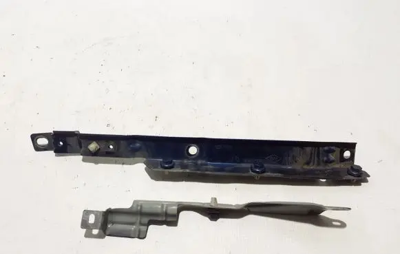 Renault Talisman Fender mounting bracket