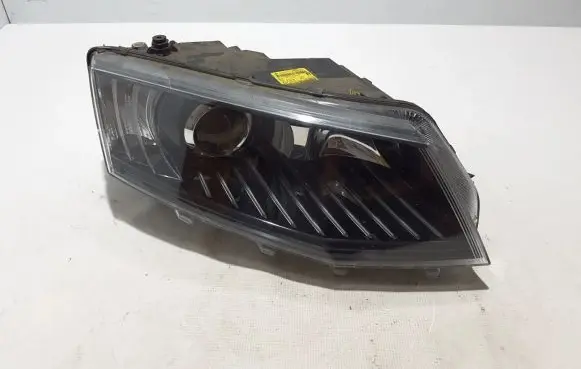 Skoda Octavia Mk3 (5E) Headlight/headlamp 5E1941016B
