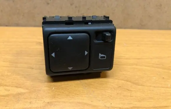 Nissan X-Trail T30 Wing mirror switch
