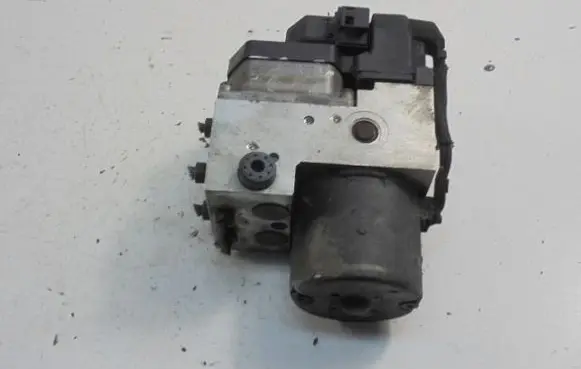 Volkswagen PASSAT B5.5 ABS Pump 3B0614111