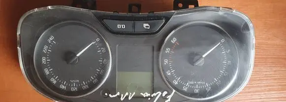 Skoda Fabia Mk2 (5J) Speedometer (instrument cluster) A2C53357612