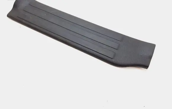 Toyota Tundra II Rear sill trim cover 67917