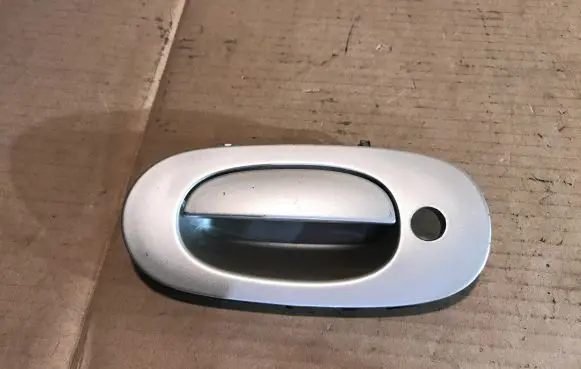 Jaguar XJ X308 Front door exterior handle R20192 YELLOW
