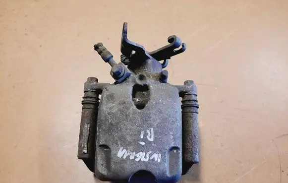 Opel Insignia A Rear brake caliper