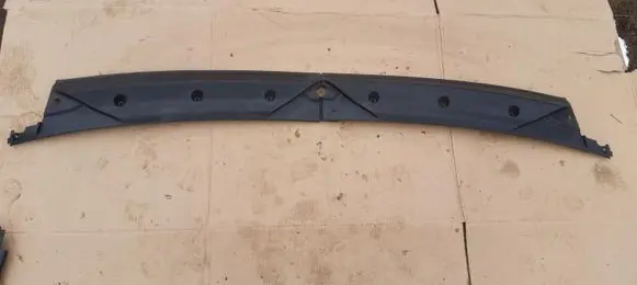 Iveco Daily 4th gen Wiper trim