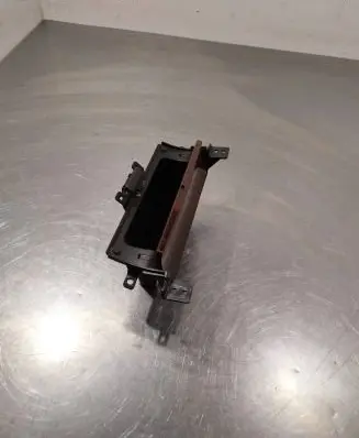 Suzuki Grand Vitara II Glove box 1V7X0