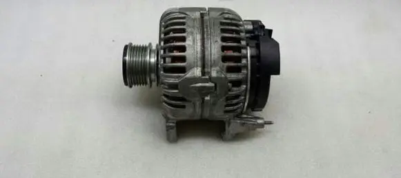 Volkswagen Golf VI Generator/alternator 03L903023