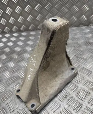 BMW X3 F25 Engine mounting bracket 6784830