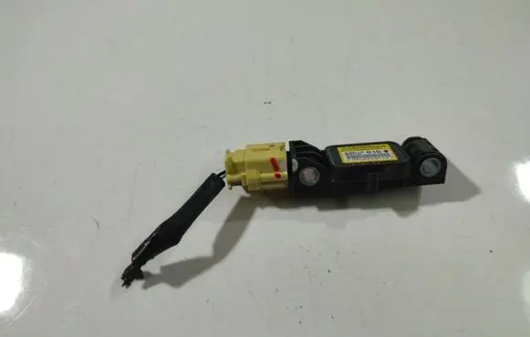 Toyota Avensis T250 Airbag deployment crash/impact sensor 8651A015