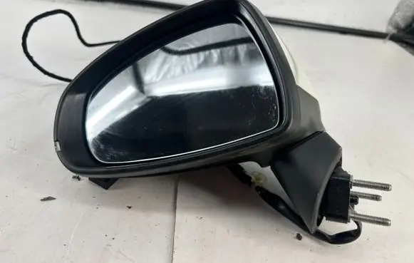 Audi A1 Front door electric wing mirror E1021120