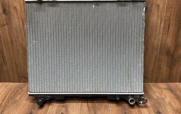 Land Rover Discovery 5 Coolant radiator HPLA8005AB