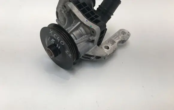 Volvo XC40 Water pump 32257932 2109308001
