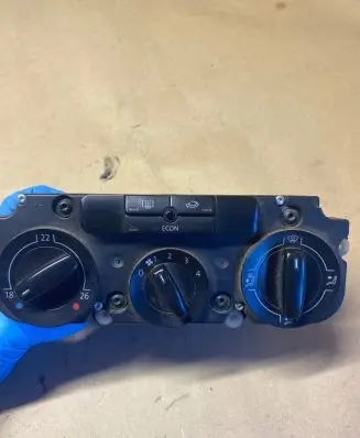 Volkswagen Caddy Climate control unit