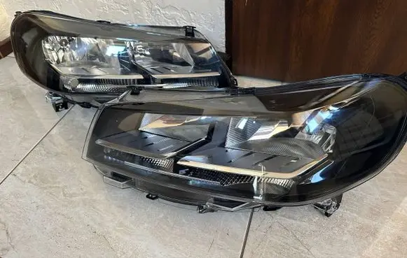 Toyota Proace Headlight part 9847198383