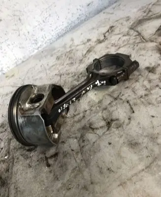 Infiniti FX Piston with connecting rod