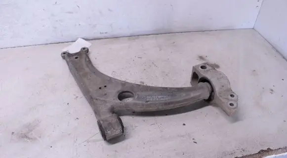 Volkswagen PASSAT B6 Front lower control arm/wishbone 3C0407153B
