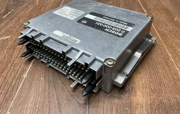Mercedes-Benz S W140 Engine control unit/module 1405457432 A1405457432 0205000031