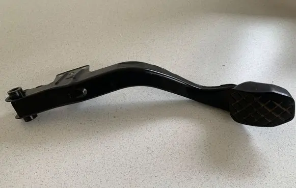 Volkswagen PASSAT B5.5 Brake pedal 3D1721140B