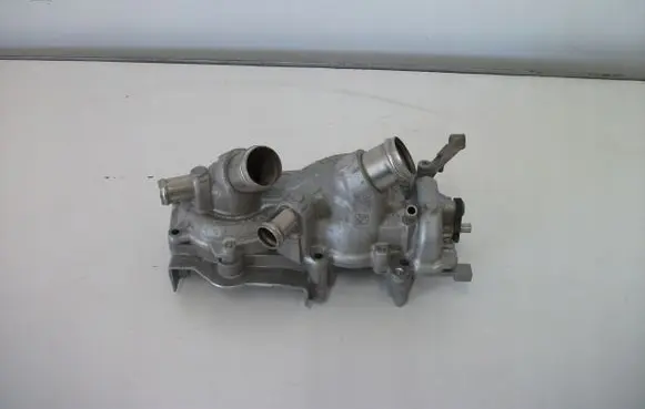 Volkswagen Golf VII Water pump 05E121117C