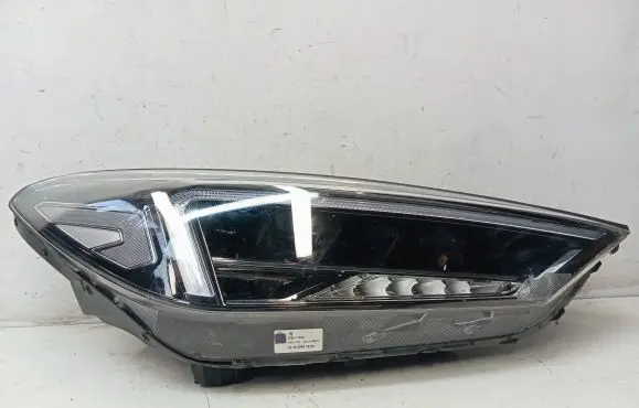 Hyundai Tucson TL Headlight/headlamp D792111A20