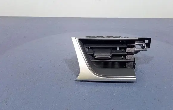 Renault Captur Dashboard side air vent grill/cover trim 687603363R