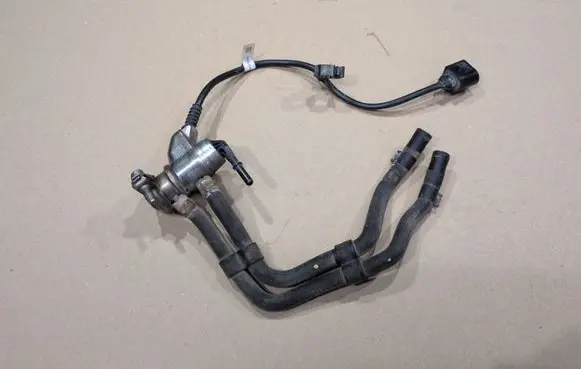 Volkswagen Crafter Fuel injector 2N0131113C 0444025079