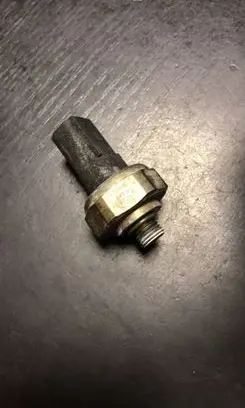 BMW 7 E65 E66 Air conditioning (A/C) pressure sensor 8370623