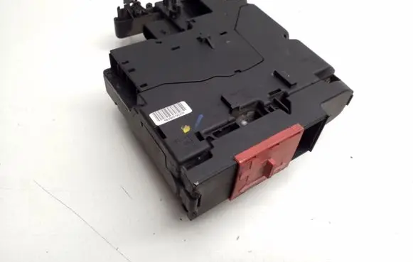 Mercedes-Benz E C207 W207 Fuse module A2075402750
