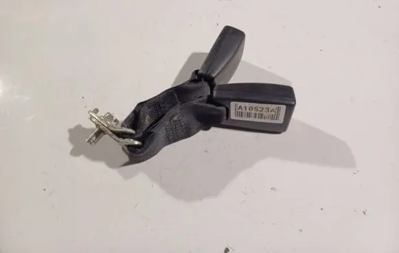 Mazda 3 II Rear seatbelt buckle