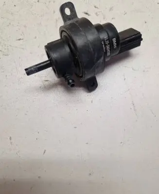 BMW iX Windscreen/windshield washer pump 61355A04D88