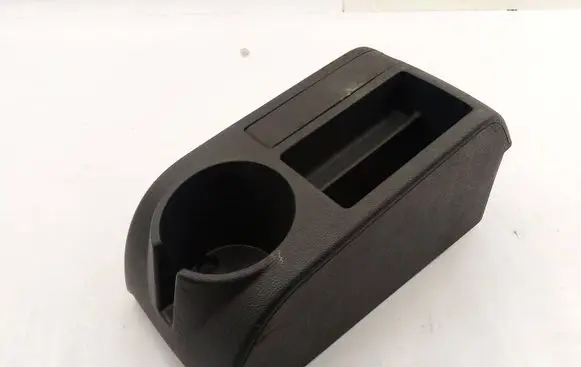 Volkswagen Golf V Center console 1K0863323