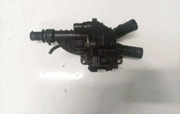 Peugeot 3008 I Engine coolant pipe/hose