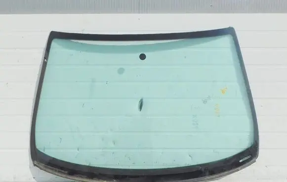 Seat Leon (1M) Front windscreen/windshield window 194784