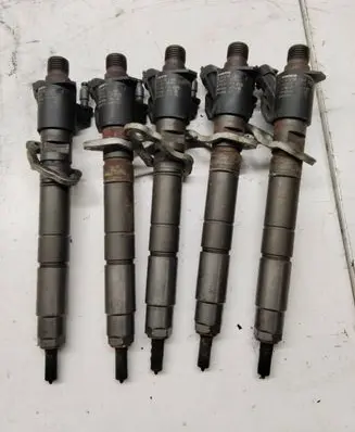 Volvo XC60 Fuel injector 31303238