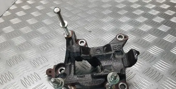 Toyota RAV 4 (XA40) A/C compressor mount bracket 