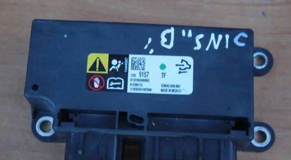 Opel Insignia B Airbag control unit/module 13529157 812586170 8110100000000X