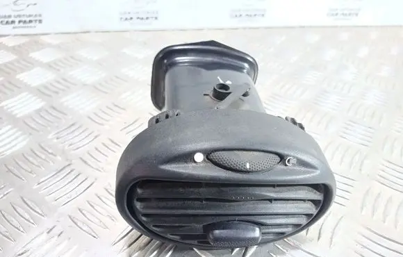 Ford Focus Dashboard side air vent grill/cover trim 98AB19893BJW