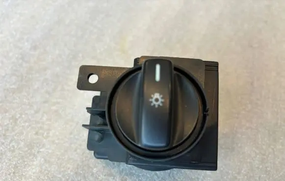 Mercedes-Benz B W245 Light switch 1695451304 0161941 32220301
