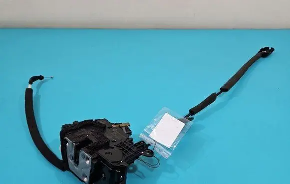 Renault Twingo III Front door lock 805030700R IMPRK1466395
