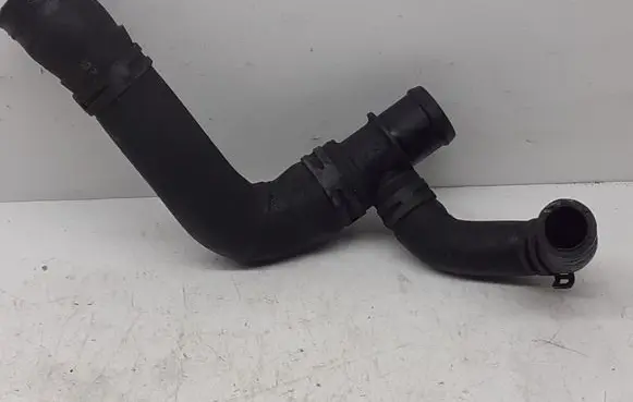 Volkswagen Touran II Engine coolant pipe/hose