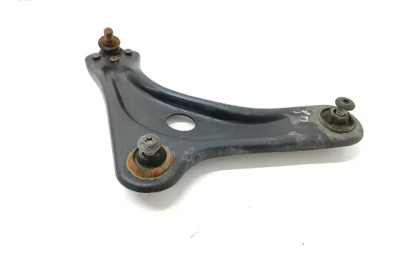 Peugeot 208 Front lower control arm/wishbone
