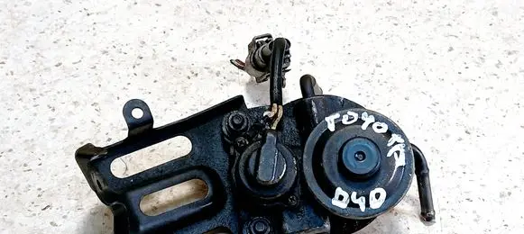 Toyota Avensis Verso Mechanical fuel pump 
