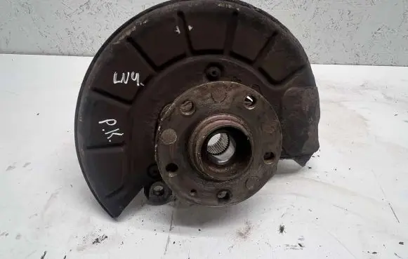 Volkswagen Golf VI Front wheel hub