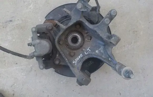 Hyundai Santa Fe Stub axle 9u7777788