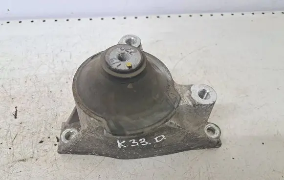 Honda Civic Engine mount bracket 