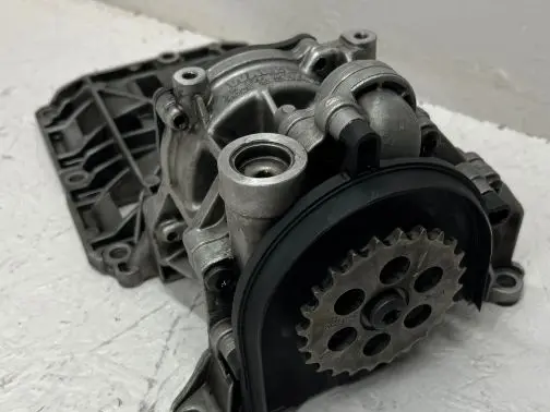 BMW 3 E90 E91 Oil pump 9140307540