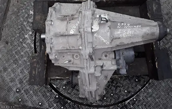 Nissan Navara Gearbox transfer box case EA33B