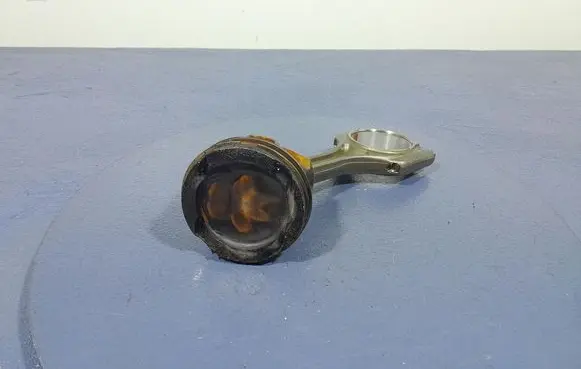 BMW M4 F82 F83 Piston 8658674