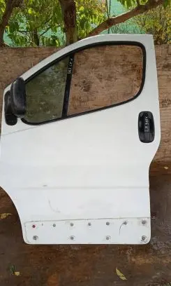 Opel Vivaro Front door